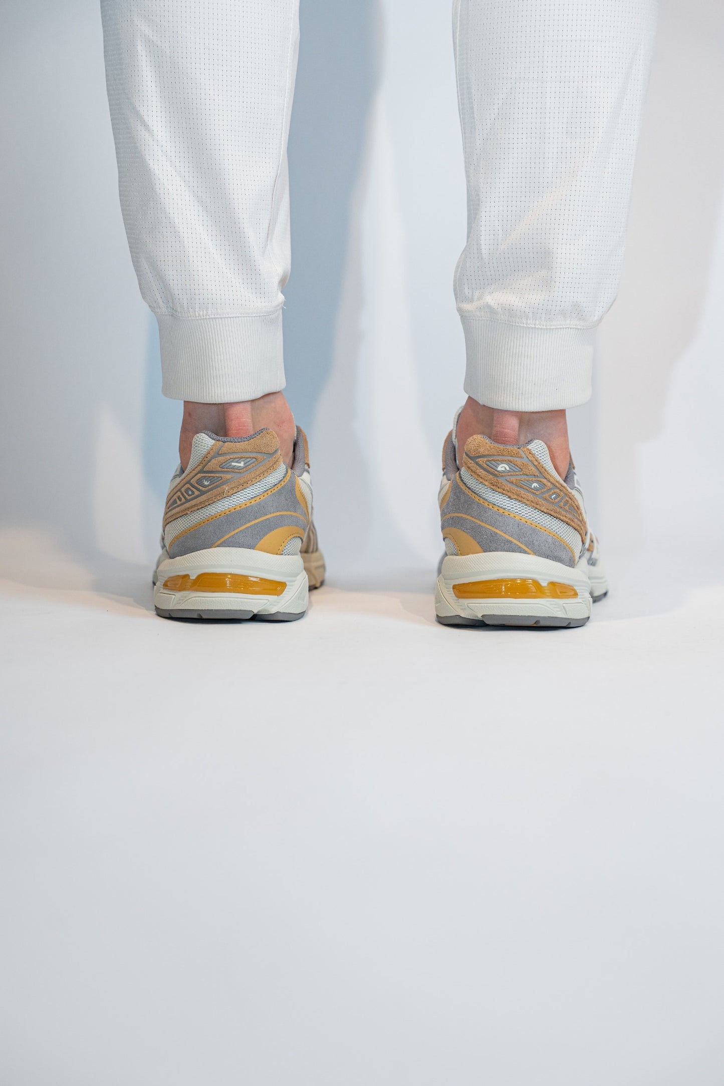 ASICS GEL-1130 "Pale Oak"