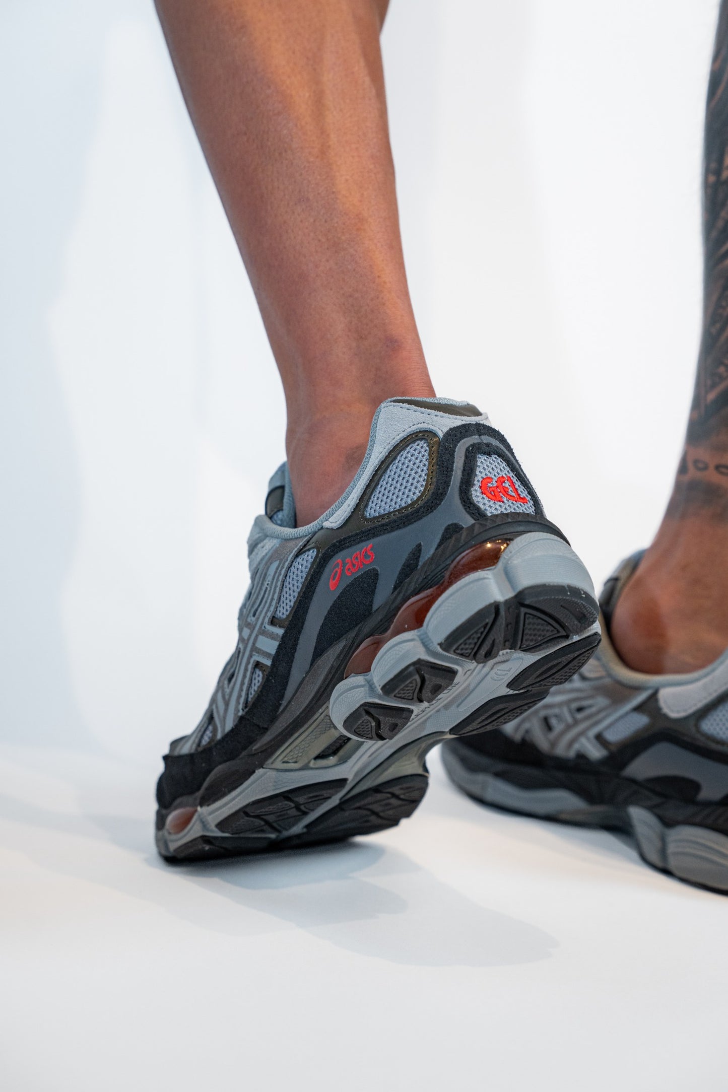 ASICS GEL-NYC "Gravel/Black"